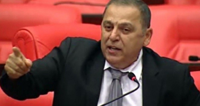 CHP'li vekil trafik kazasında yaralandı CHP'li vekil trafik kazasında yaralandı