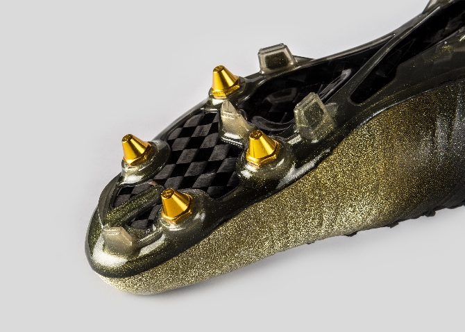 Bu ayakkabılar Ronaldo'ya özel Bu ayakkabılar Ronaldo'ya özel