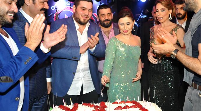 Emre Karakaya'ya sürpriz doğum günü Emre Karakaya'ya sürpriz doğum günü