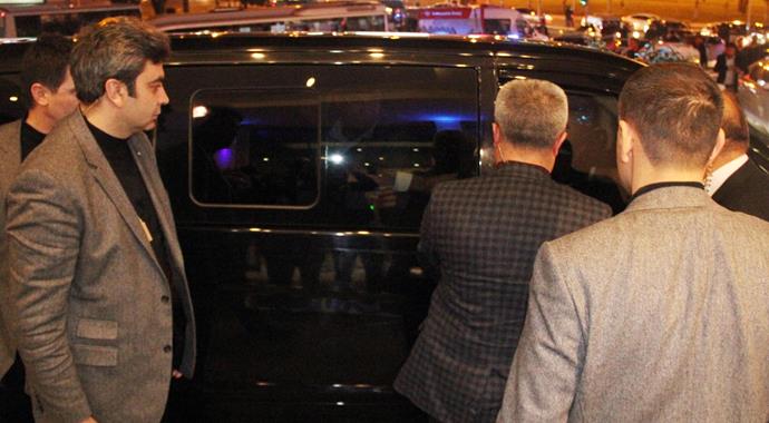 Kılıçdaroğlu ve yardımcıları araçta mahsur kaldı