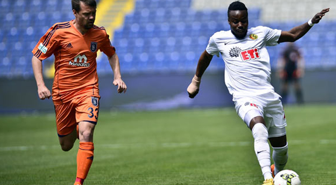 Es-Es'ten Başakşehir'e UEFA engeli