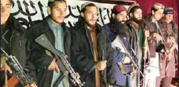 Taliban militanları askeri okulu basmadan önce bu pozu vermiş!