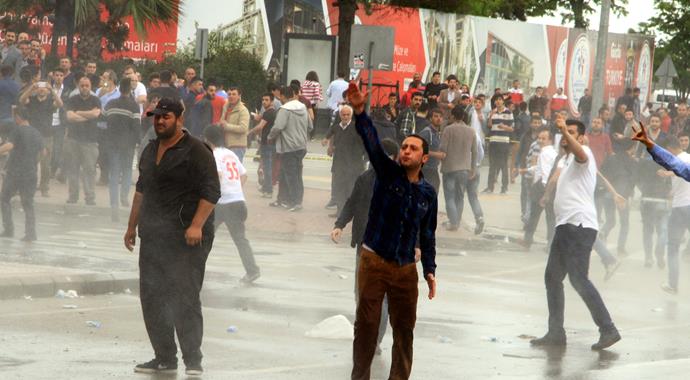 Samsun'da 500 kişi HDP mitingini bastı: 10 gözaltı