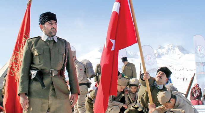 Sarıkamış'ta şehit olan dedelerini unutmadılar