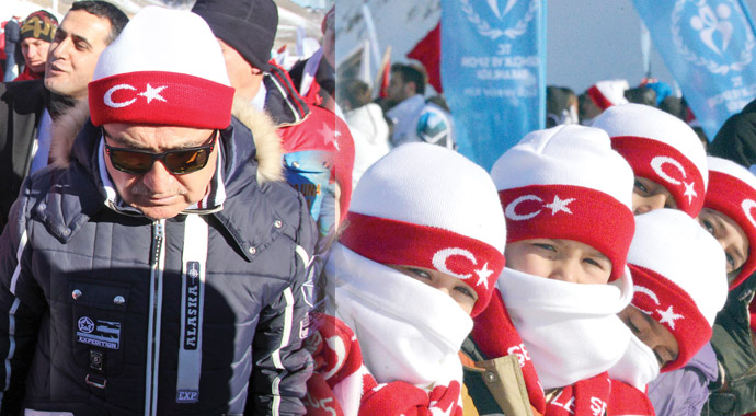 Sarıkamış'ta şehit olan dedelerini unutmadılar