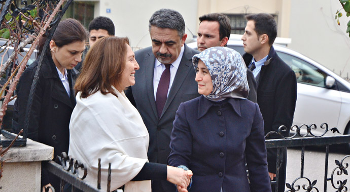 Davutoğlu: Erdoğan ile ilişkimize kimseyi karıştırmam