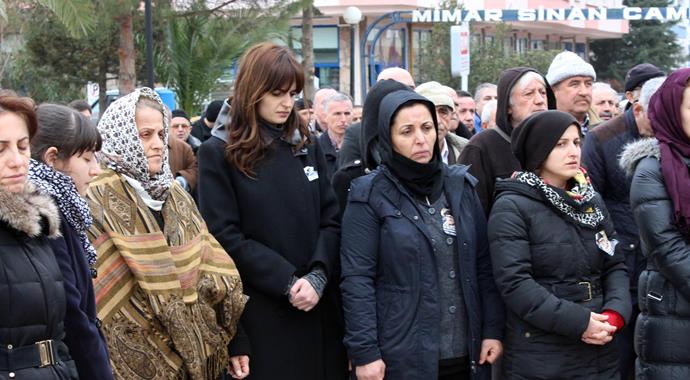 Selin Demiratar'ın acı günü Selin Demiratar'ın acı günü