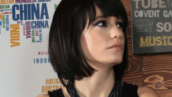 Serenay Sarıkaya yeni imajıyla herkesi şaşırttı Serenay Sarıkaya yeni imajıyla herkesi şaşırttı