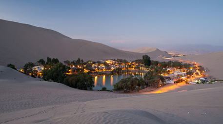 Çöl ortasına kurulan muhteşem köy