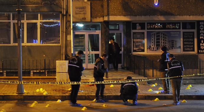 Sedat Şahin kardeşine Nişantaşı'nda kalaşnikoflu infaz: 2 ölü Sedat Şahin kardeşine Nişantaşı'nda kalaşnikoflu infaz: 2 ölü