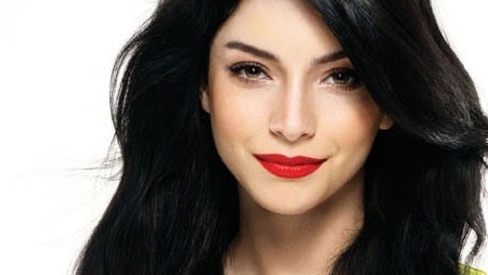 Merve Boluğur'dan Arap hayranlarına teşekkür