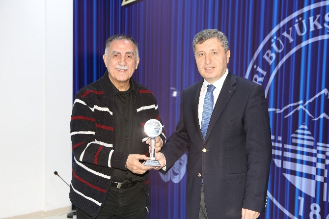 Müsteşar Kemal'den oyunculuk tüyoları