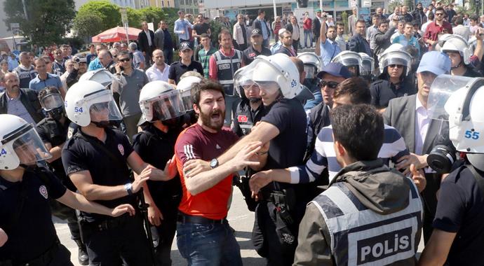 Samsun'da 500 kişi HDP mitingini bastı: 10 gözaltı