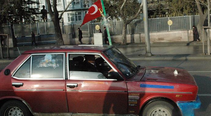 Meclis'e ilginç ziyaretçi Meclis'e ilginç ziyaretçi