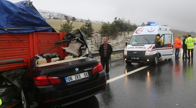 Bolu'daki feci kazada ünlü işadamı hayatını kaybetti Bolu'daki feci kazada ünlü işadamı hayatını kaybetti