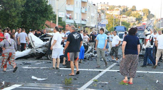 Tekirdağ'da zincirleme kaza: 3 ölü, 9 yaralı