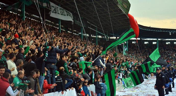 Kocaelispor tribünlerinde seyirci rekoru kırıldı Kocaelispor tribünlerinde seyirci rekoru kırıldı
