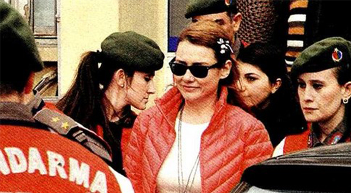 Deniz Seki dert yandı 'Anne olmak istiyorum' Deniz Seki dert yandı 'Anne olmak istiyorum'