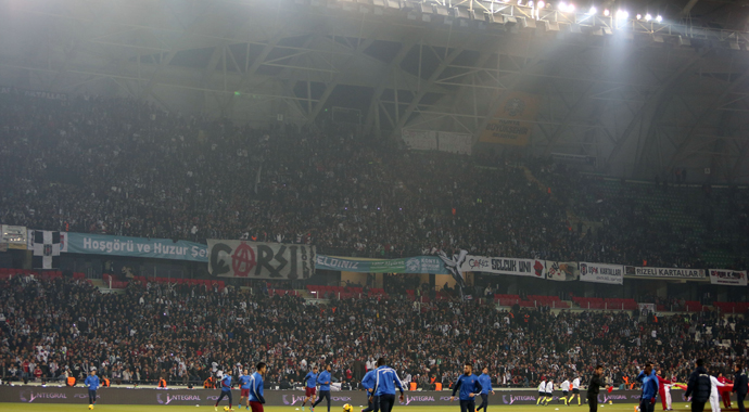 Torku Arena doldu taştı!