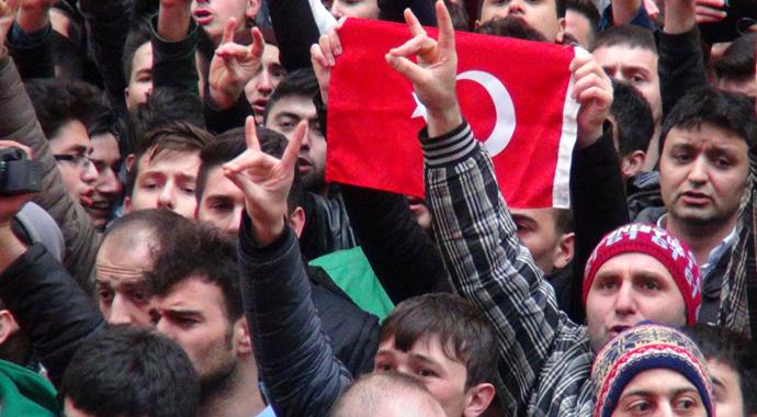 Trabzon'da 'HDP' gerginliği Trabzon'da 'HDP' gerginliği
