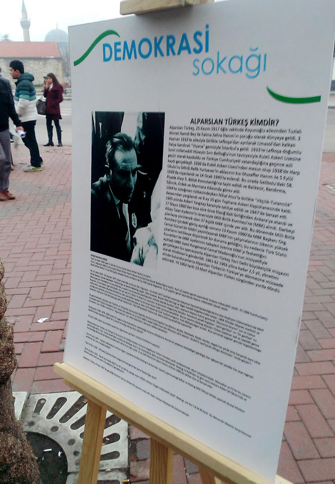 Isparta'da 'Türkeş' gerginliği Isparta'da 'Türkeş' gerginliği