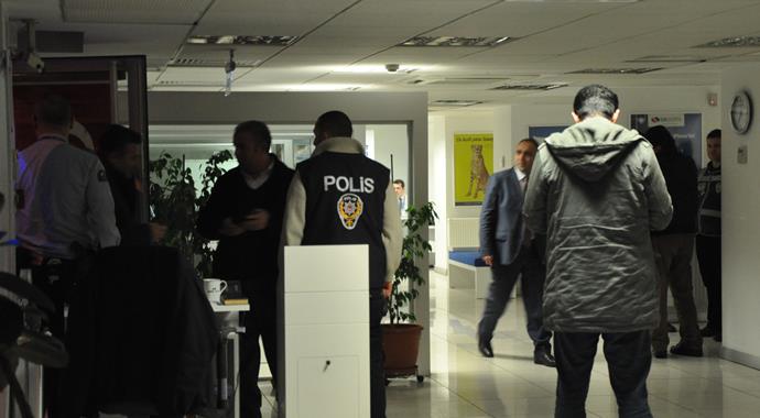 Bank Asya'ya 'usülsüz işlem' baskını Bank Asya'ya 'usülsüz işlem' baskını