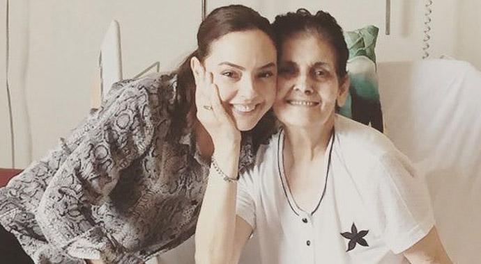 Tanyeli'nin annesi hayatını kaybetti