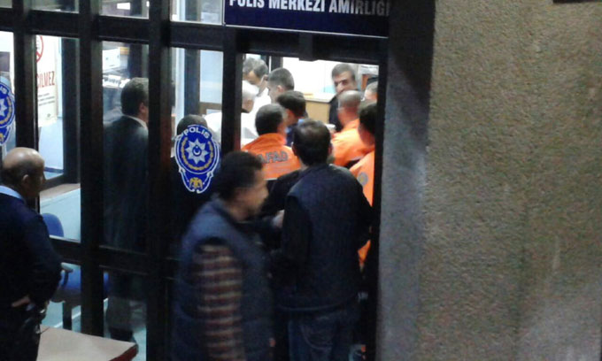 Ankara Adliyesi'nde 'sarı toz' alarmı Ankara Adliyesi'nde 'sarı toz' alarmı