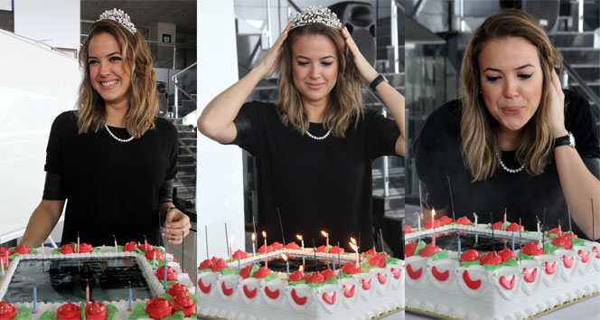 Simge Fıstıkoğlu'na sürpriz doğum günü Simge Fıstıkoğlu'na sürpriz doğum günü