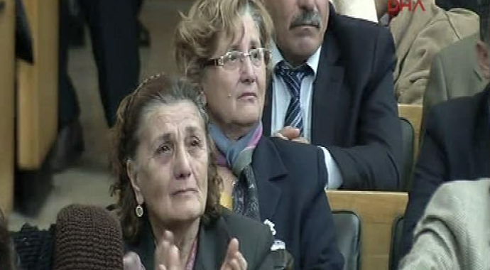 CHP'lileri gözyaşına boğan video!