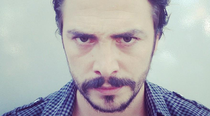 Ünlü oyuncudan babasına büyük jest Ünlü oyuncudan babasına büyük jest