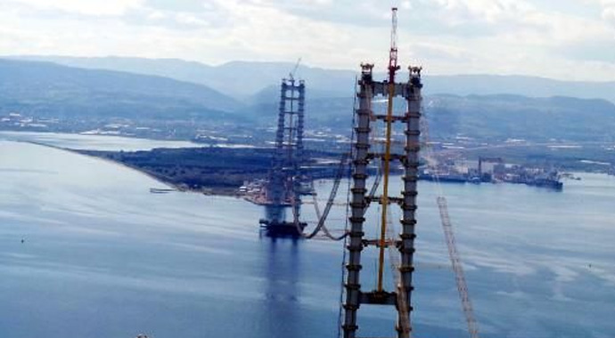 Körfez Köprüsü'nün silüeti oluştu Körfez Köprüsü'nün silüeti oluştu