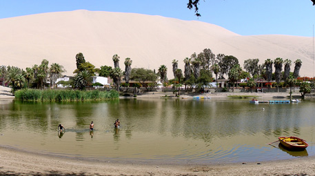 Çöl ortasına kurulan muhteşem köy
