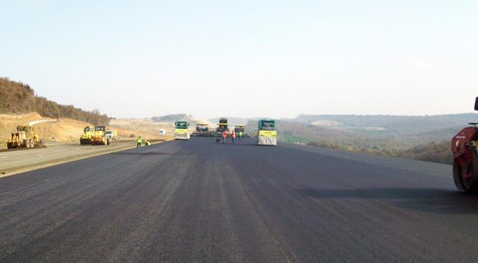3. köprü Avrupa yakası güzergahında ilk asfalt döküldü 3. köprü Avrupa yakası güzergahında ilk asfalt döküldü