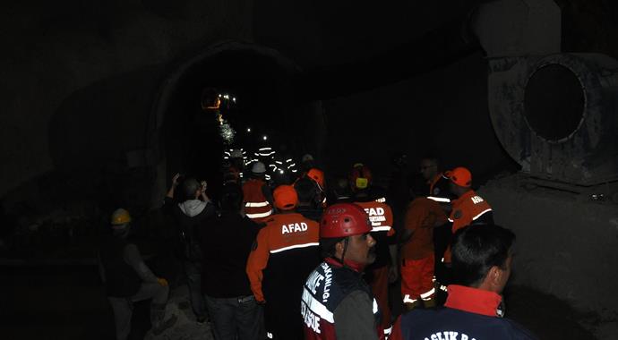 Kütahya'da tünel inşaatında göçük: 1 işçi mahsur