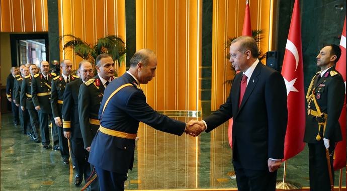 Yeni saray kapılarını açtı!