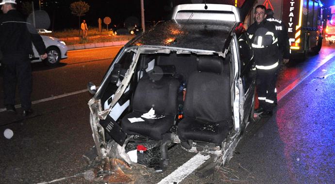 Kırıkkale'de korkunç kaza! Otomobil ikiye bölündü, 8 yaralı Kırıkkale'de korkunç kaza! Otomobil ikiye bölündü, 8 yaralı