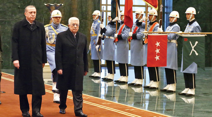 'İslam dünyası üzerine oyunlar oynanıyor' 'İslam dünyası üzerine oyunlar oynanıyor'