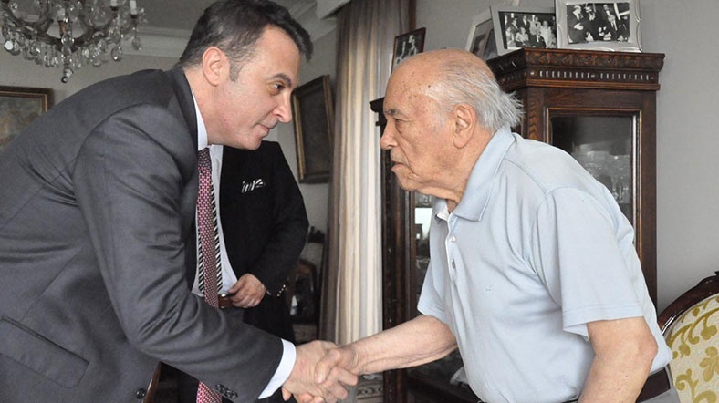 Beşiktaş'ın eski başkanı Gazi Akınal son yolculuğuna uğurlandı Beşiktaş'ın eski başkanı Gazi Akınal son yolculuğuna uğurlandı