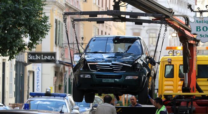 Aracını yayaların üzerine sürdü: 3 ölü, 34 yaralı