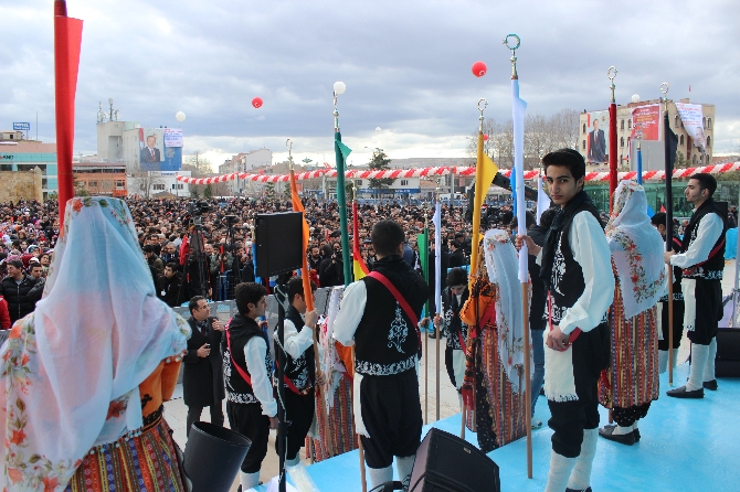 Erdoğan'a Kırşehir'de sürpriz karşılama Erdoğan'a Kırşehir'de sürpriz karşılama