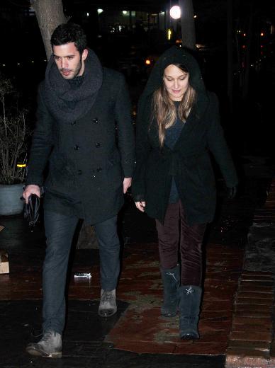 Gupse Özay ve Barış Arduç ilk kez görüntülendi Gupse Özay ve Barış Arduç ilk kez görüntülendi