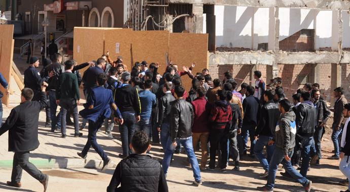 Yozgat'ta Kadınlar Günü etkinliğinde arbede çıktı Yozgat'ta Kadınlar Günü etkinliğinde arbede çıktı