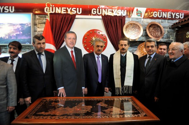 Erdoğan'ı gören kuyruğa girdi!