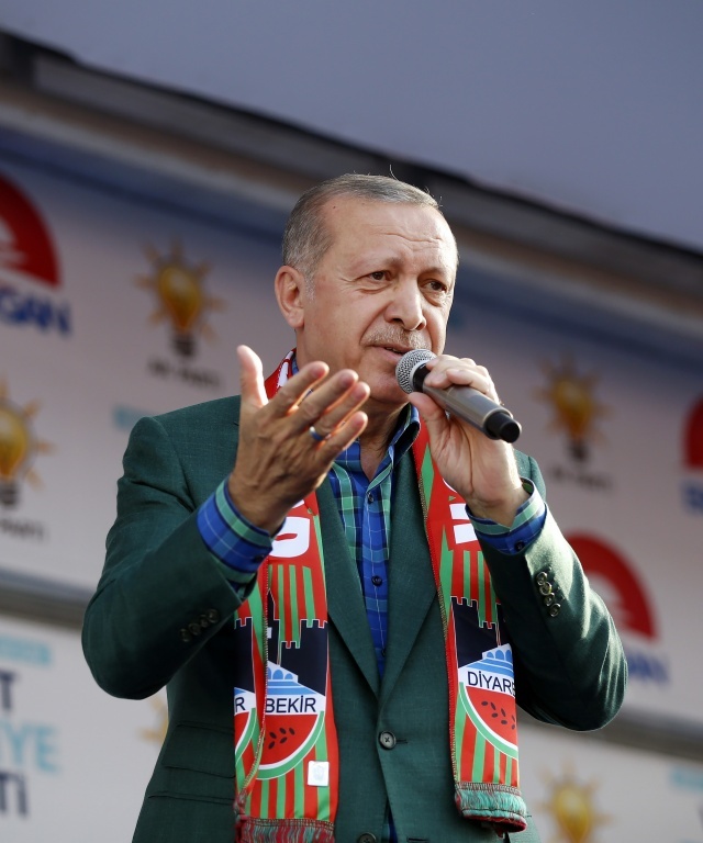 Turkiye Gazetesi Foto Galeri Cumhurbaskani Erdogan Diyarbakir Da Mujde Ustune Mujde Verdi