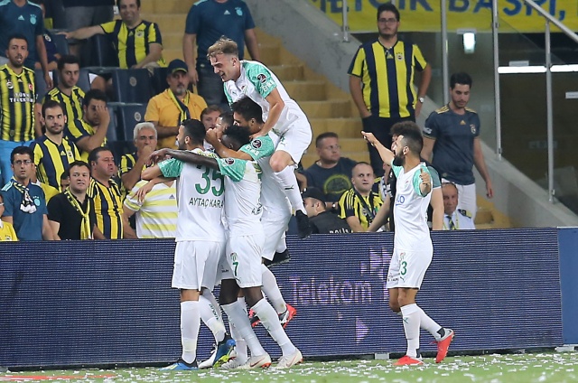 itirazcı Anlamsız yaptı  Türkiye Gazetesi Foto Galeri - Fenerbahçe 0-1 Bursaspor - 7