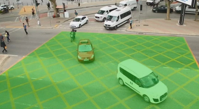 Trafikte yeni uygulama, kavşağı kilitleyene ceza geliyor
