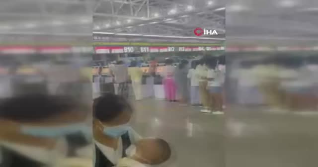 Çin'de bir kent koronavirüs nedeniyle kapatıldı! 80 bin turist mahsur kaldı