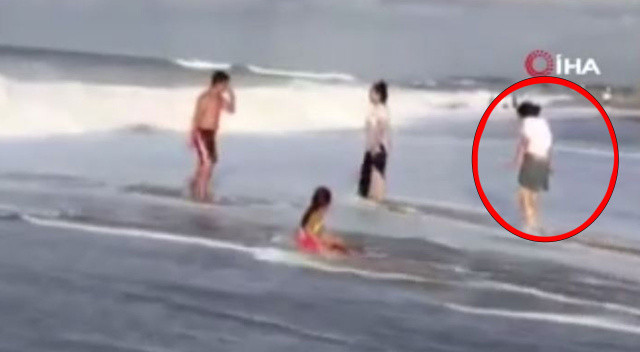 Sakarya’da acı olay! Ailesiyle denize giren 13 yaşındaki çocuk dalgalara kapıldı